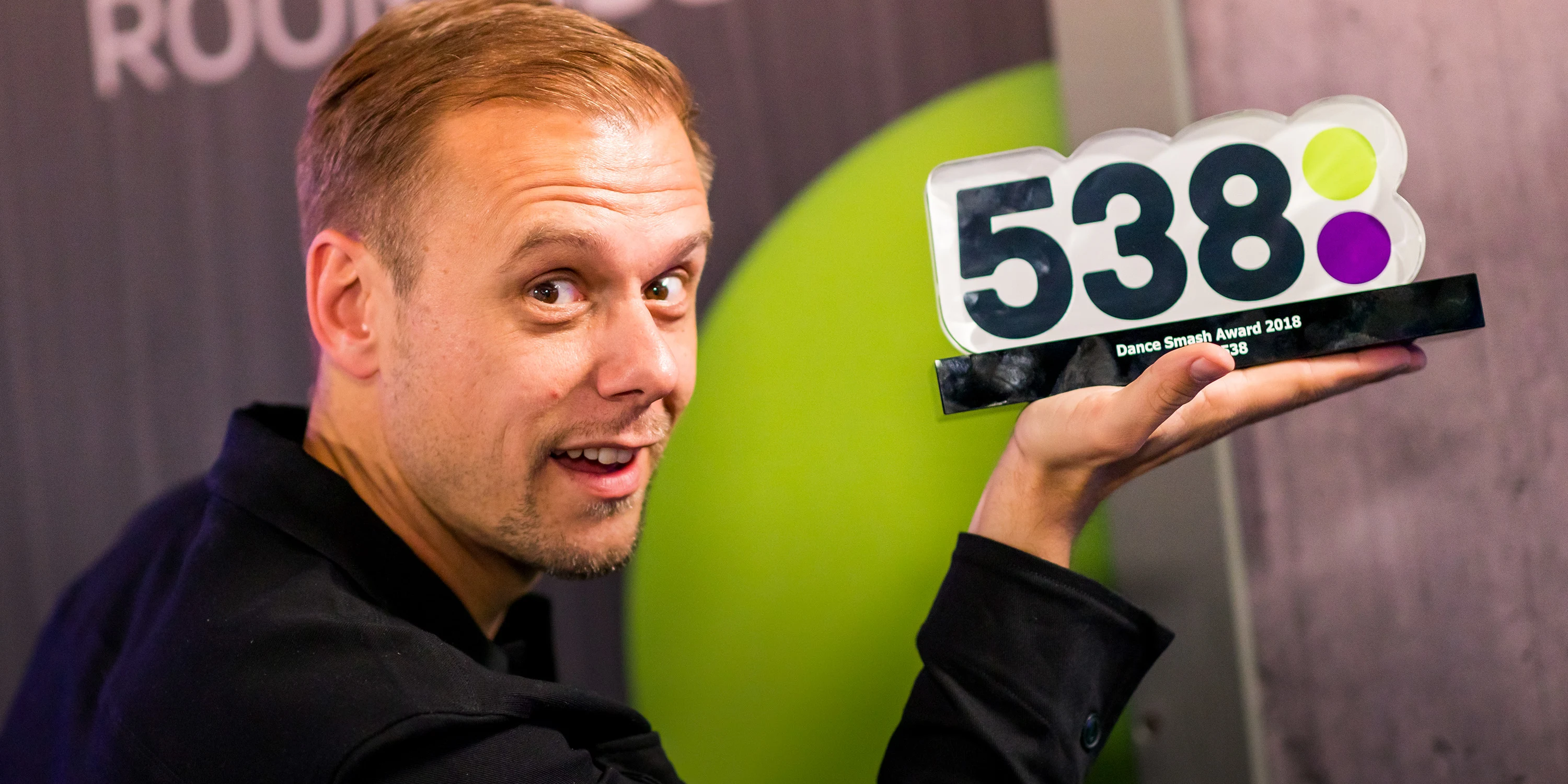 Armin van Buuren hengelt de Dance Smash binnen!