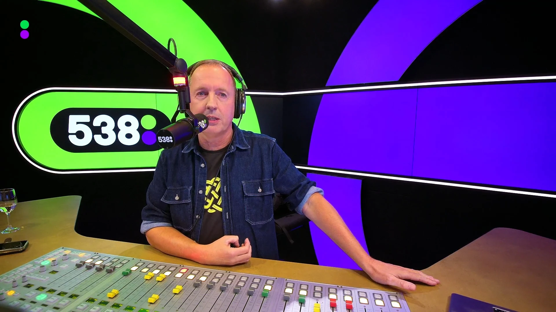 ‘Frans Timmermans’ heeft zich opgesloten op het toilet