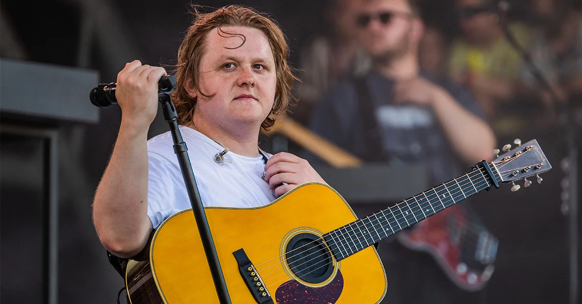 Lewis Capaldi stopt met touren na zwaar optreden op Glastonbury