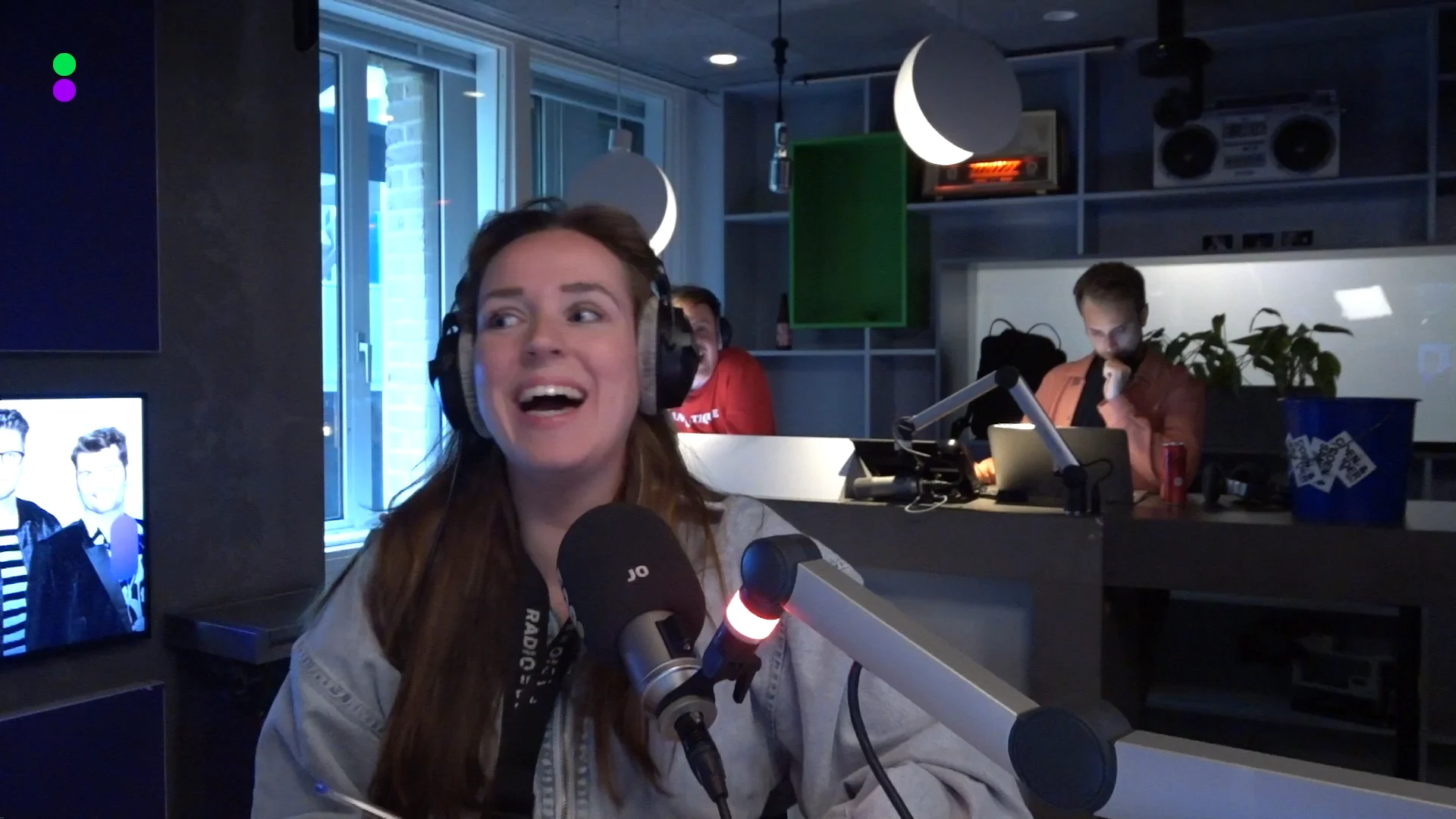 Gesprek over vliegtuig-ergernissen loopt uit de hand!