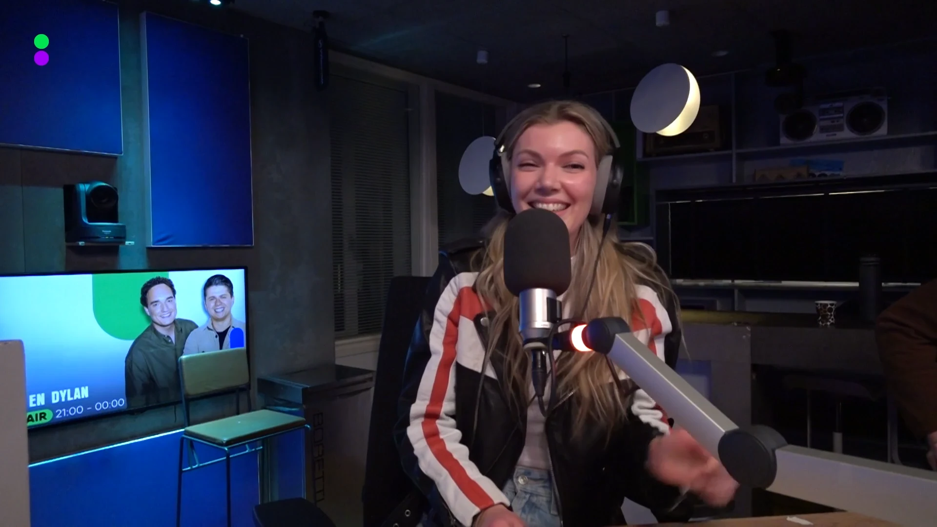 Hannah Mae in de studio