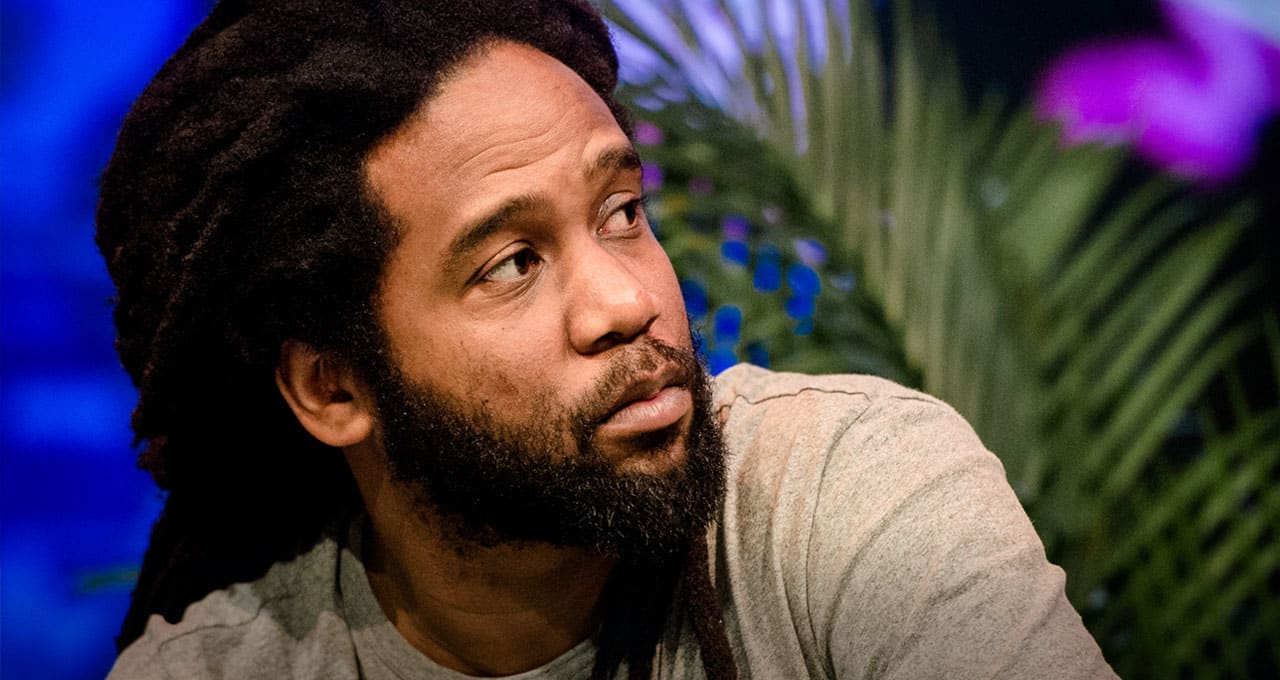 Glen Faria is de man achter hits als Duurt Te Lang en Zij Weet Het