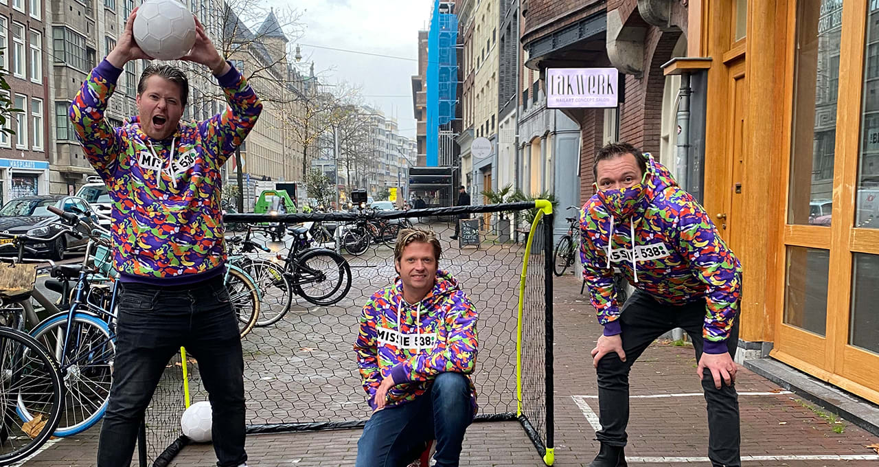 Wietze, Chris en Klaas verkopen hun kontje voor het goede doel... 👀