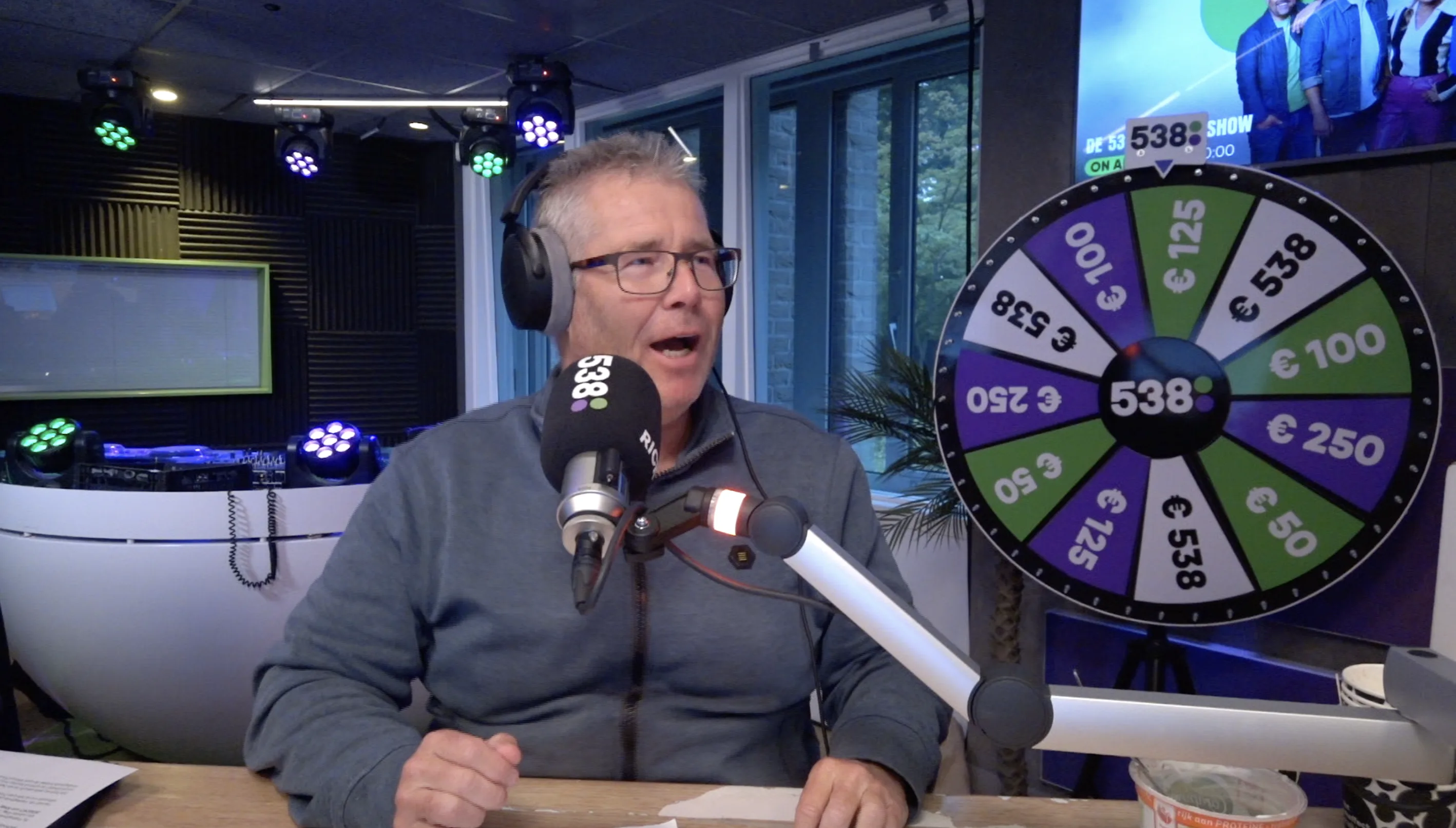 Wauw! Rick Romijn kan magnetron-geluid perfect imiteren! 