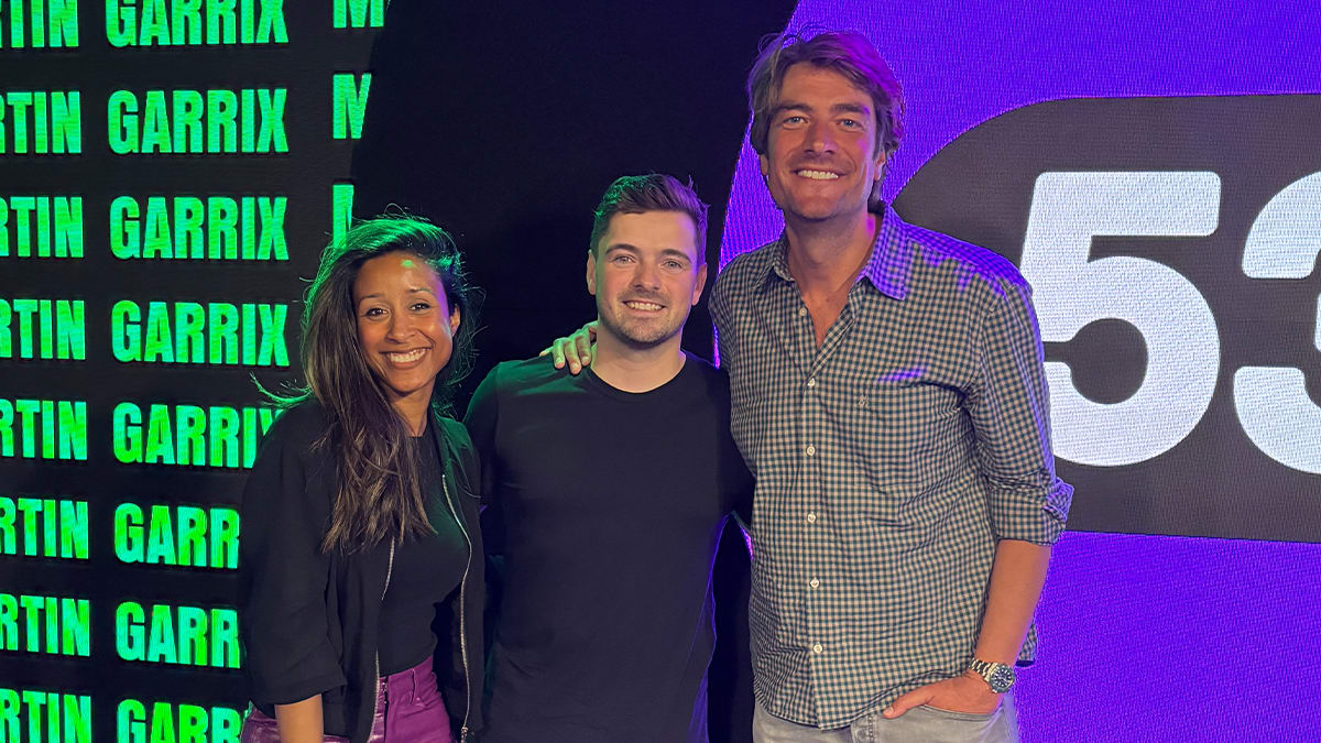 Bono van U2 zit achter het zangtalent van Martin Garrix! 😱🔥