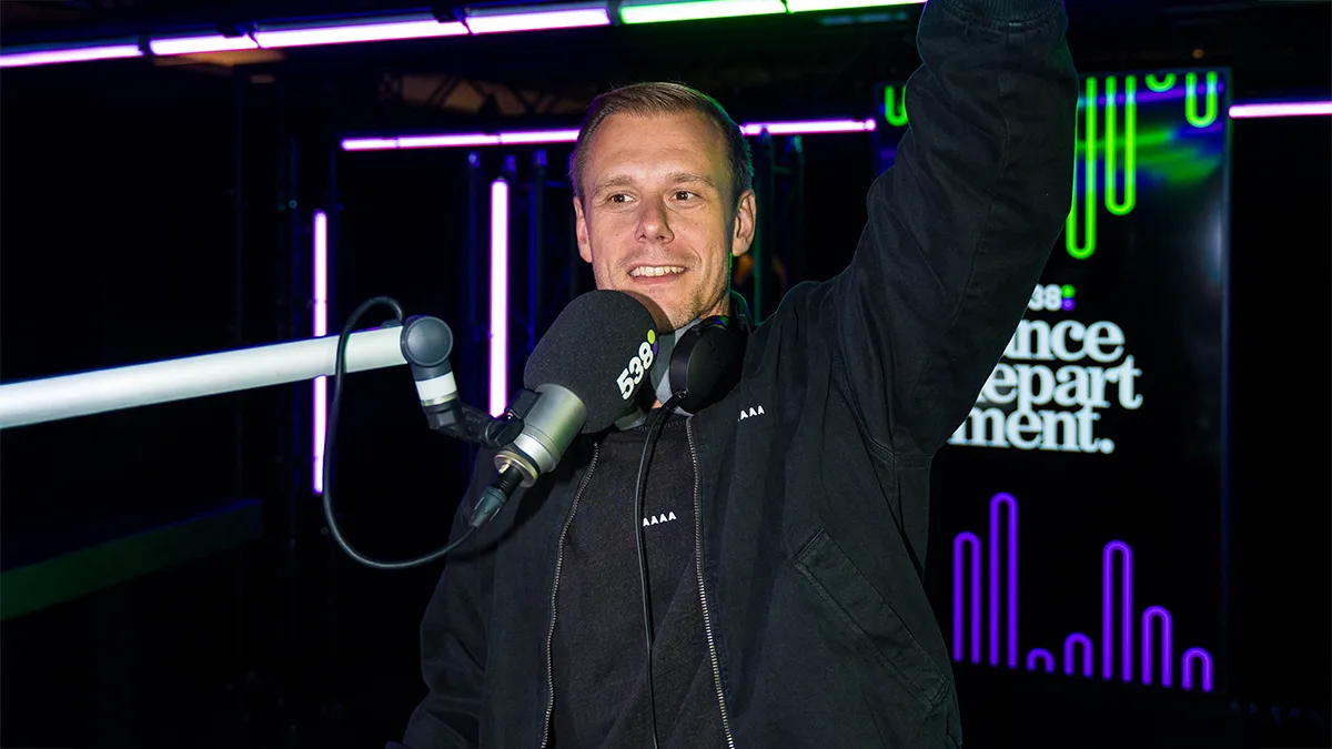 Check de hoogtepunten van Dance Department met Armin van Buuren live vanaf AMF