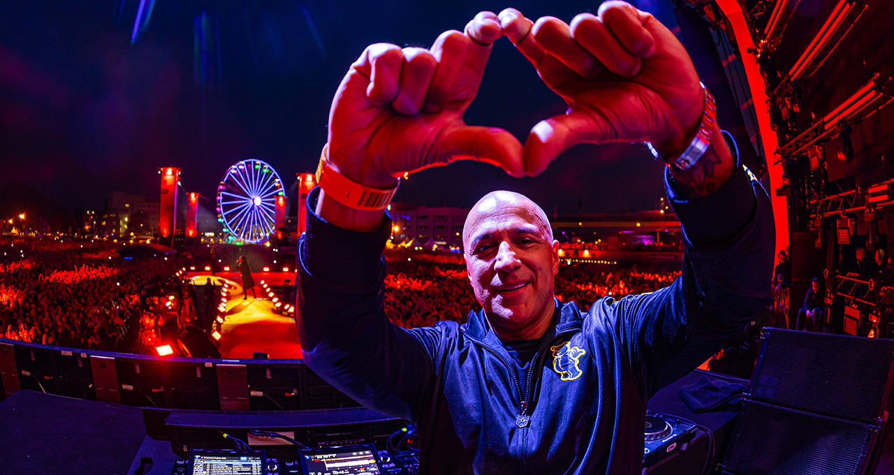 Terug naar de 90's met Paul Elstak ↩️