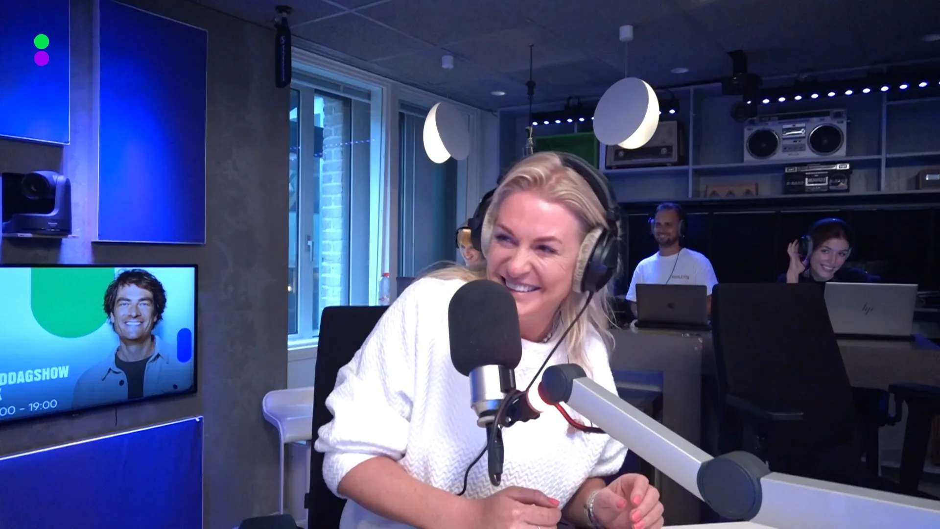 Miss Montreal kwam haar nieuwste sinlge Alsof live spelen!