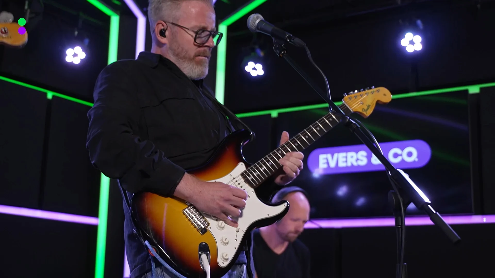 Ed Struijlaart speelt Waiting on the World to Change van John Mayer bij Evers & co.