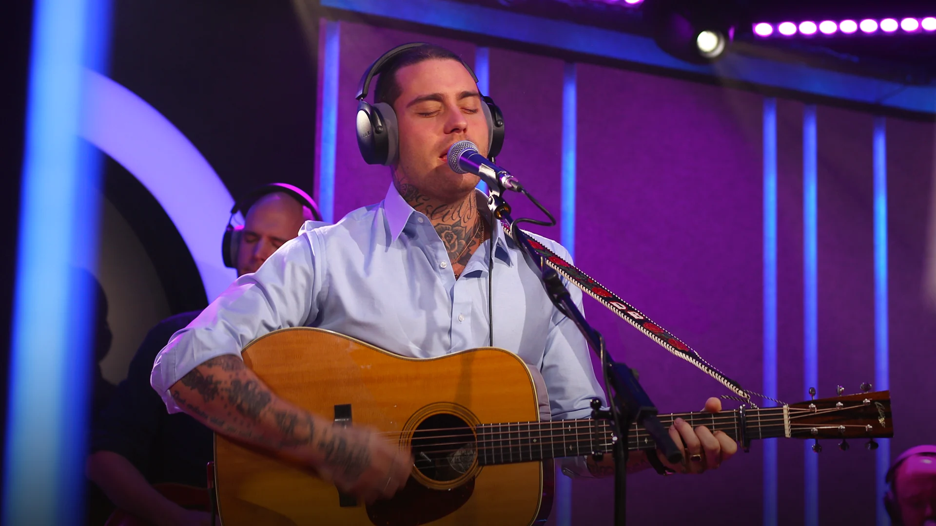 Douwe Bob speelt nieuwe single live! 🔥