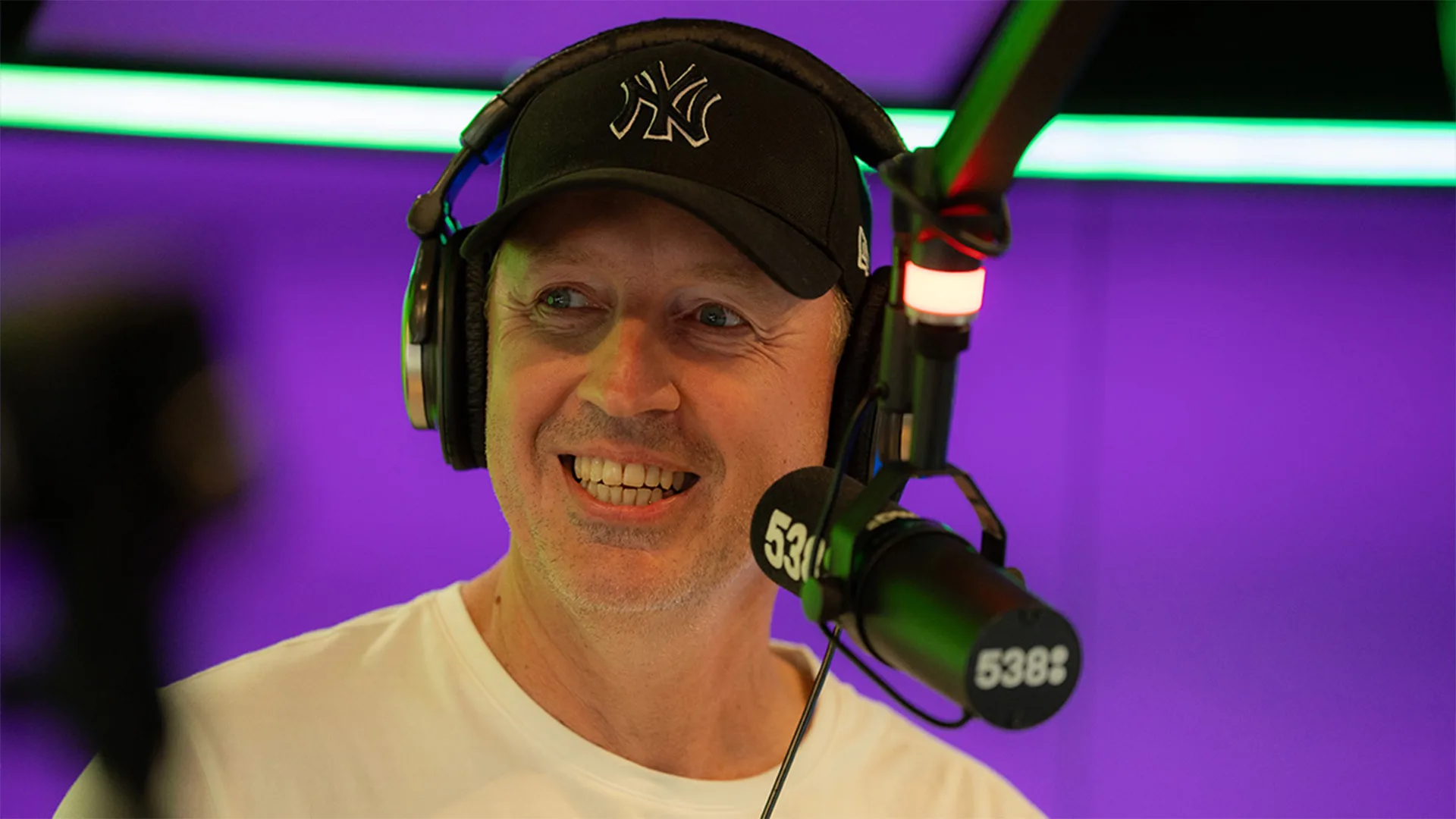 Stamtafel over Douwe Bob, Willem-Alexander en de verjaardag van de bikini