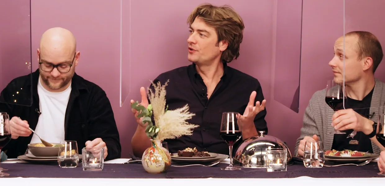 Frank kookt voor zijn team: 'Ik zou het niet doorslikken!' 😂