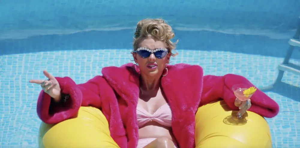 gekraakt: You Need To Calm Down - Taylor Swift