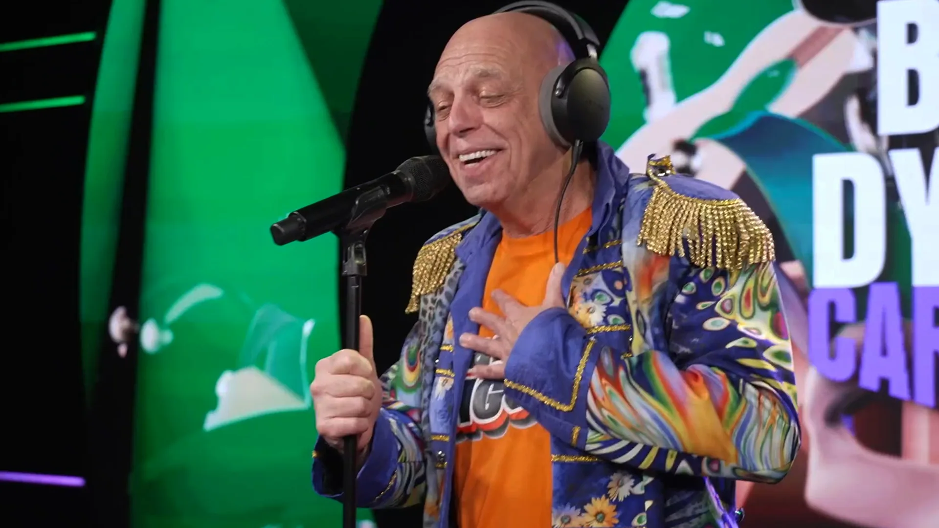 Jan Biggel zingt zijn nieuwste carnavalsplaat live bij Radio 538 🎤