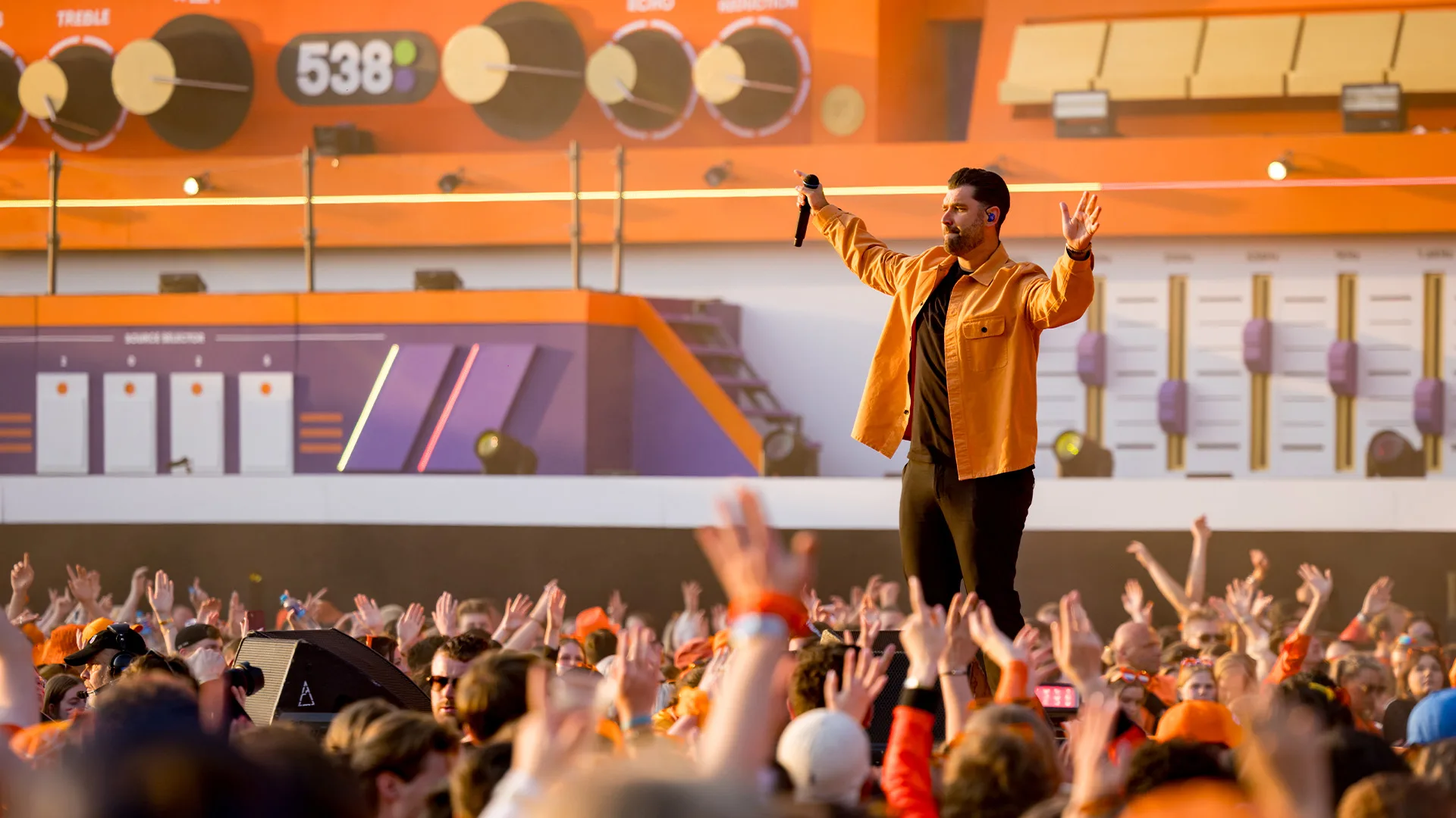Jeffrey Heesen laat de zon schijnen op 538 Koningsdag!