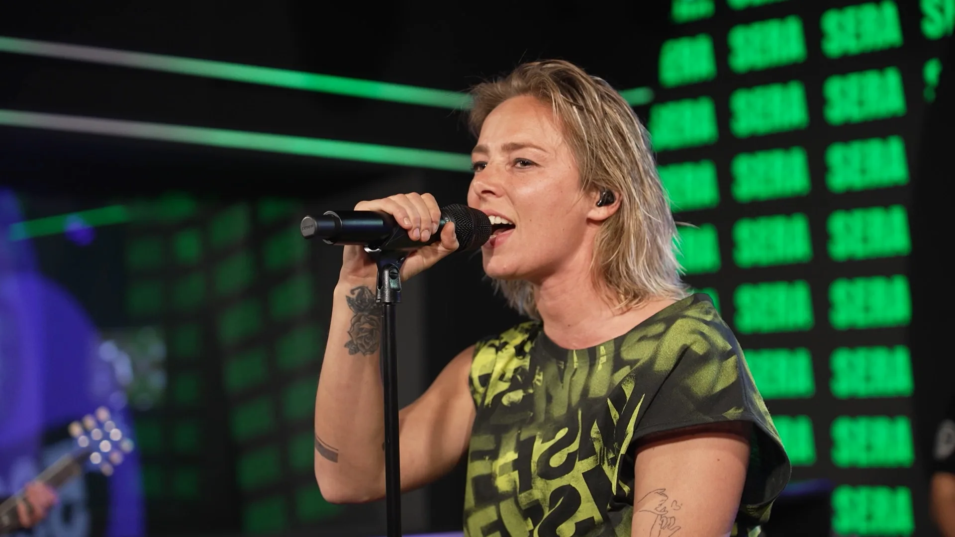 SERA covert 90’s-hit Zombie van The Cranberries bij Bas & Dylan