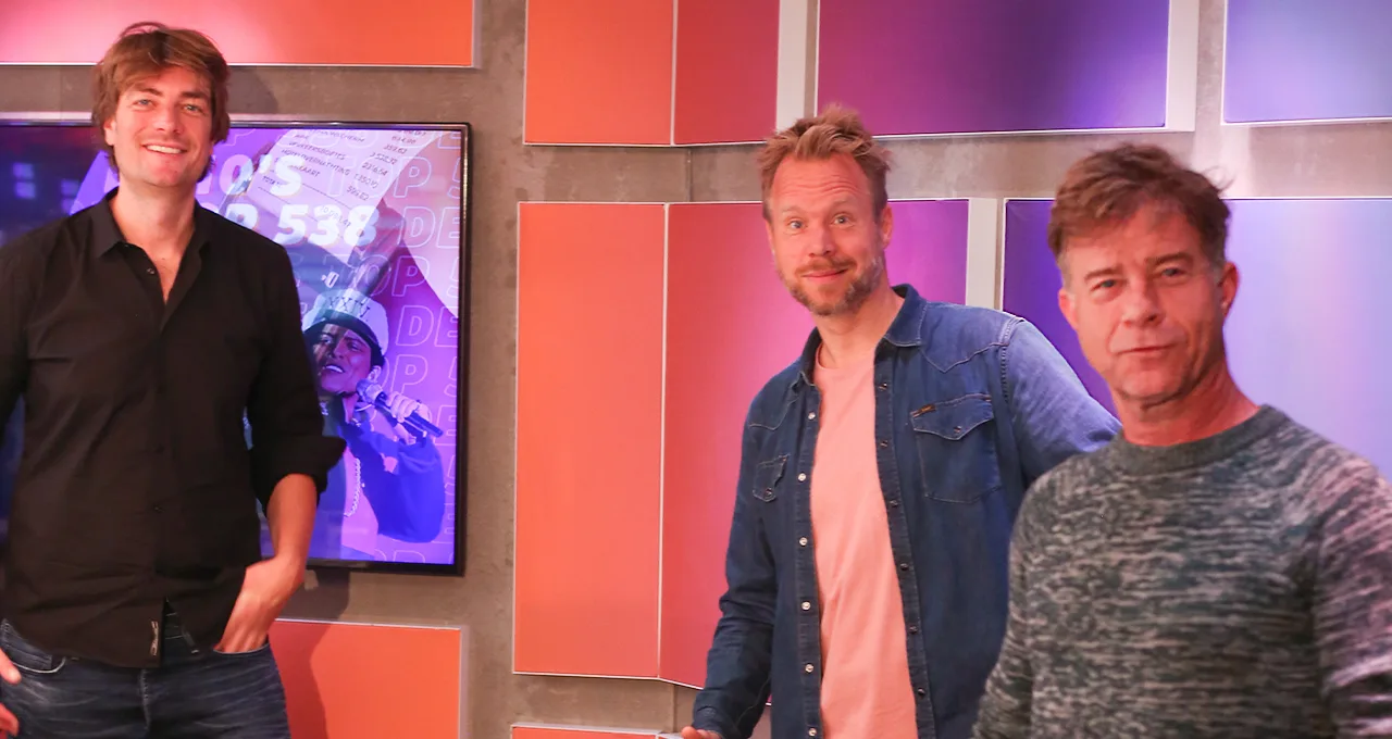 Tranen over de wangen dankzij de 10's-hit Treur Niet van Diggy Dex