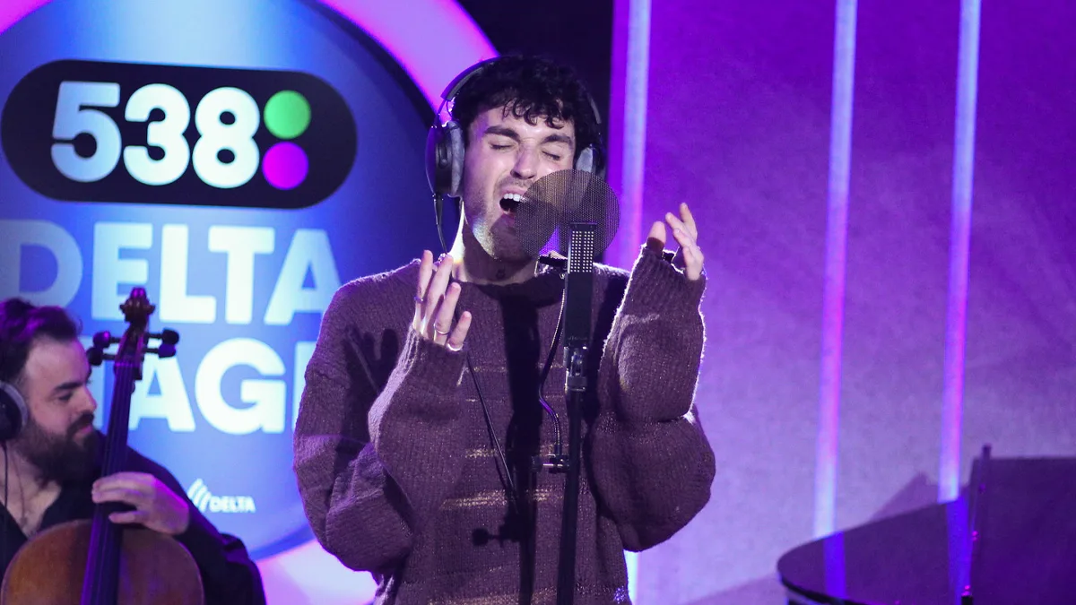 Duncan Laurence zingt het Wilhelmus tijdens de Dutch Grand Prix 🎤🏎️
