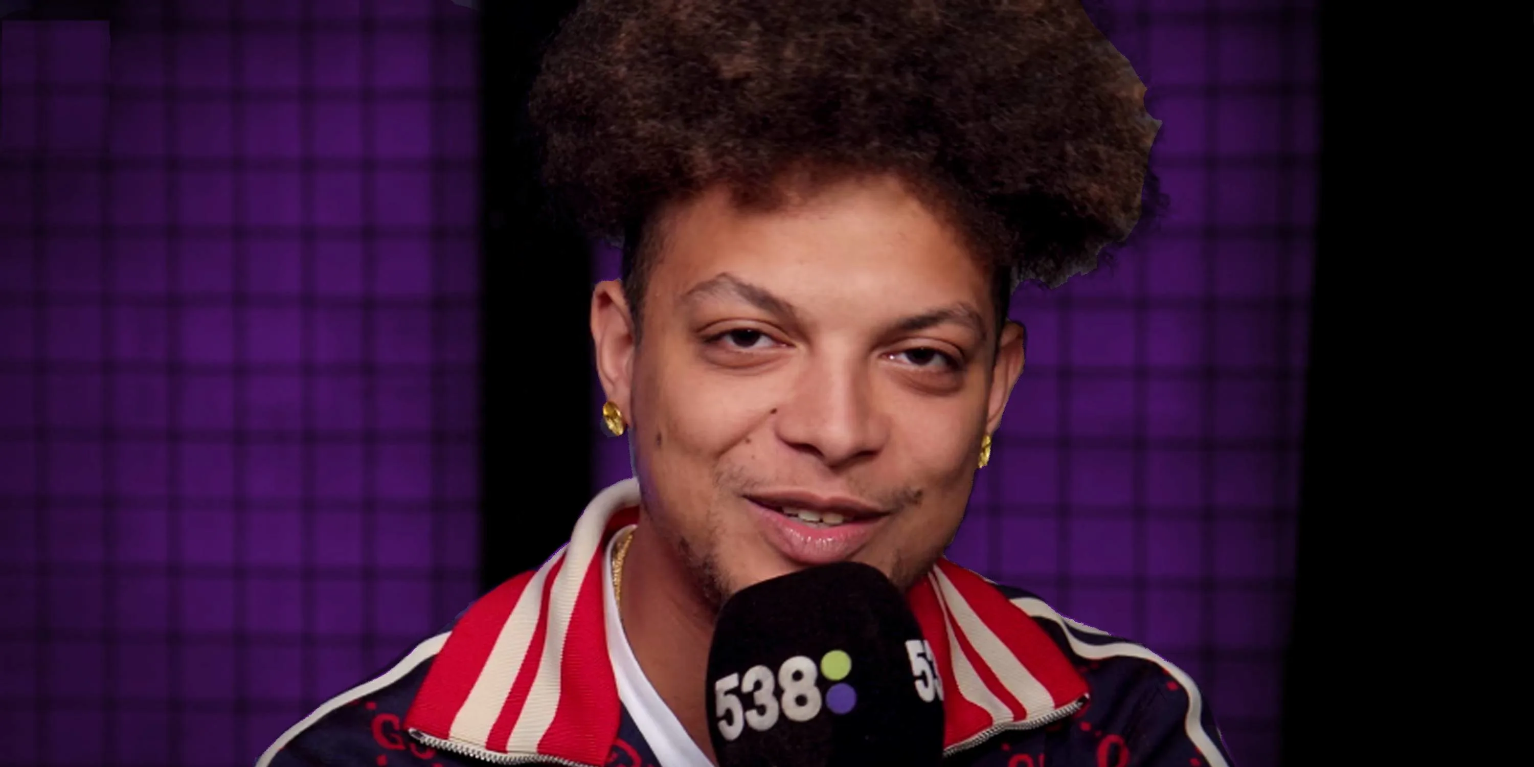 Ronnie Flex wordt weer vader en mag weer met Barbies spelen