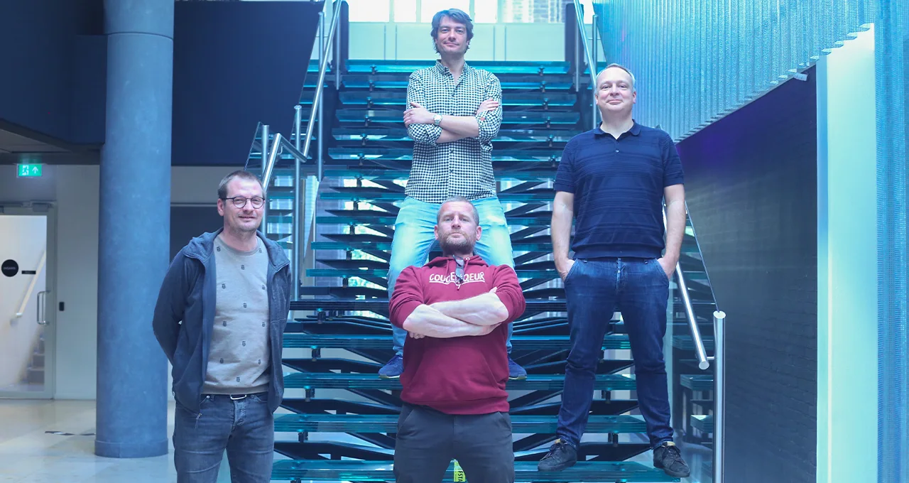 Racoon laat hun nieuwe hit Hee Joh Jip met een prachtig optreden aan ons horen!