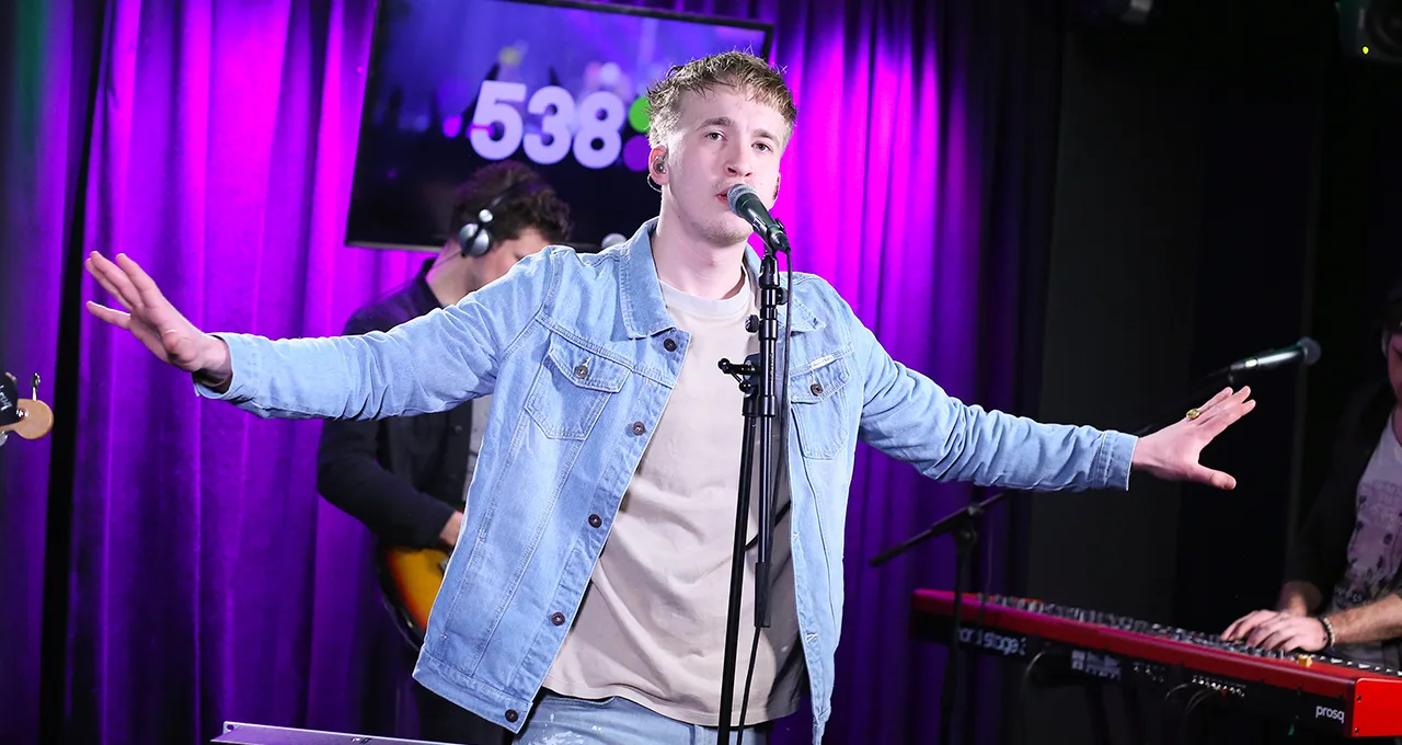 Uniek: Snelle doet Smoorverliefd met band!