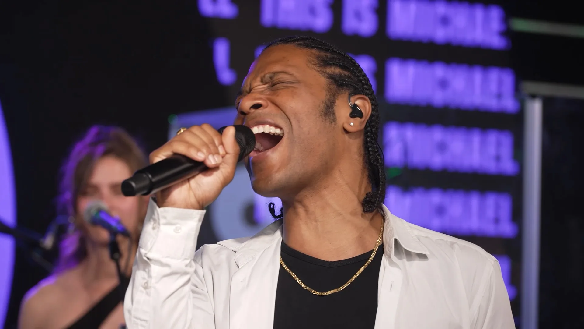 Jared Grant & Stagevision Band doen Michael Jacksons Black Or White bij Evers & co.