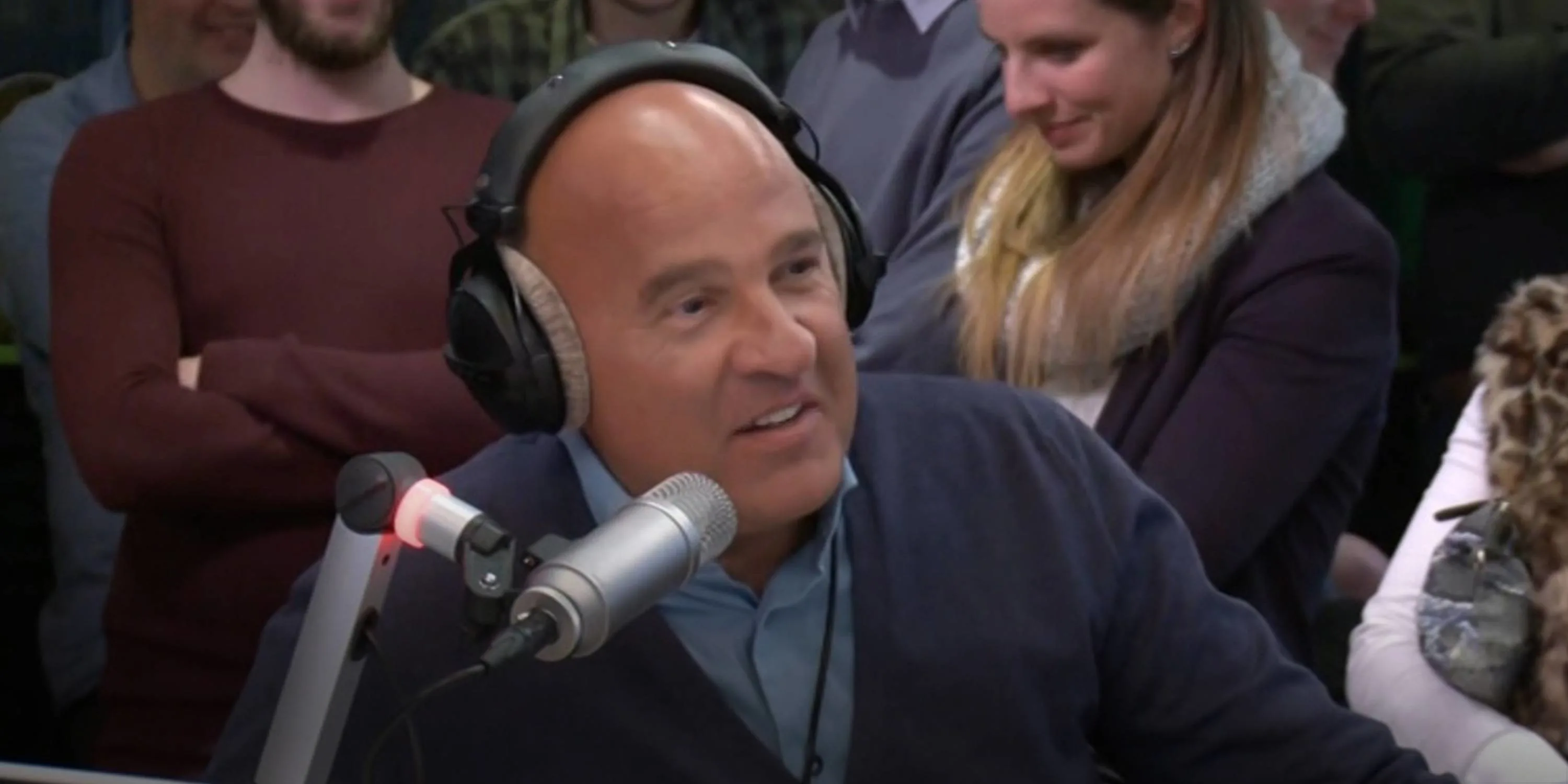 John van den Heuvel blij met invallen in verband met aanslag Telegraaf