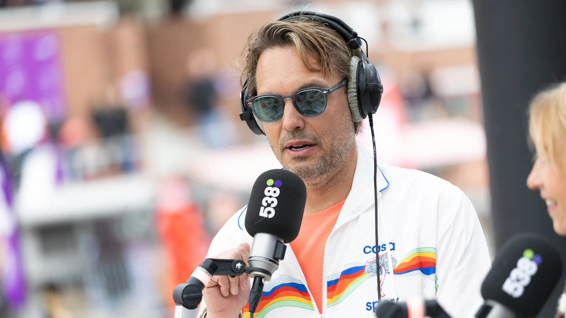 Bas Smit rent De 538 Ochtendrun voor Jade, die er zelf niet bij kan zijn