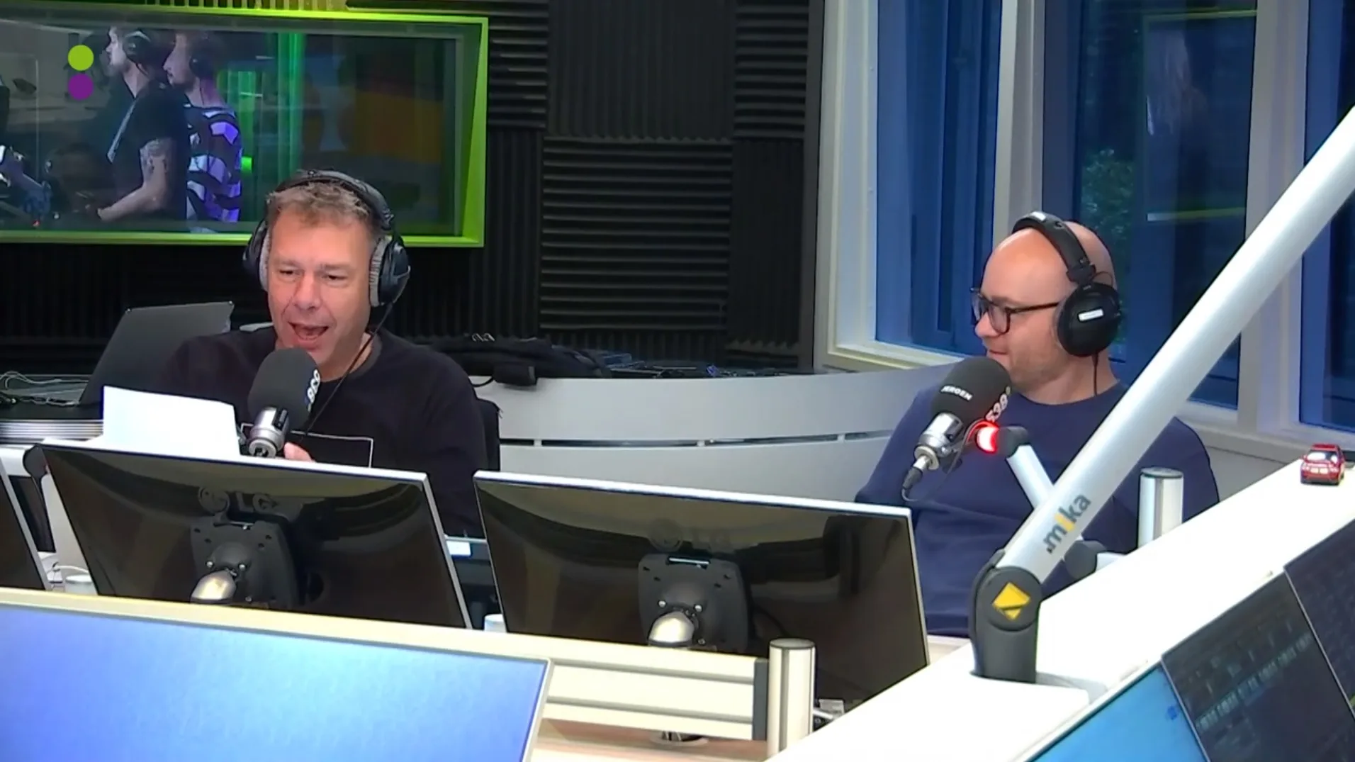 Henk oefent alvast voor The Passion!