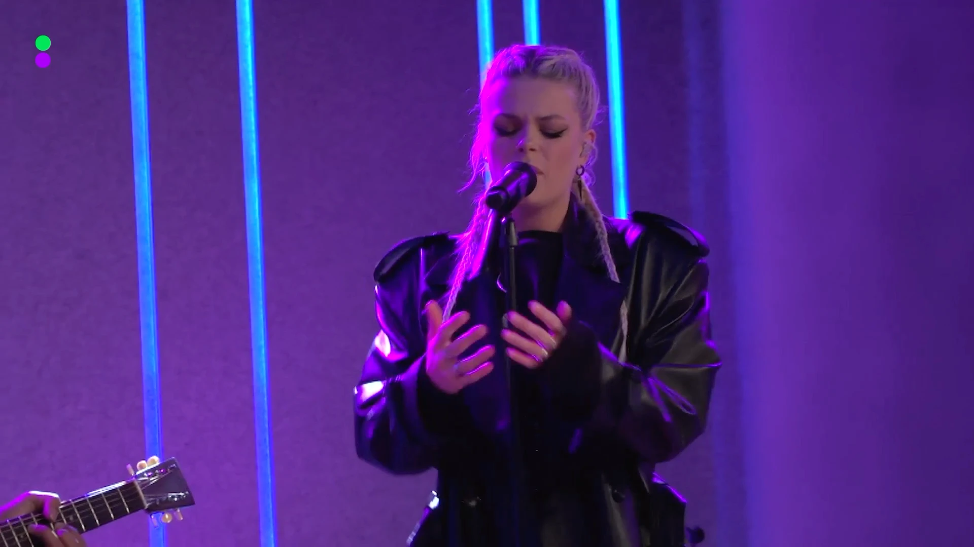 Davina Michelle - Wake Up