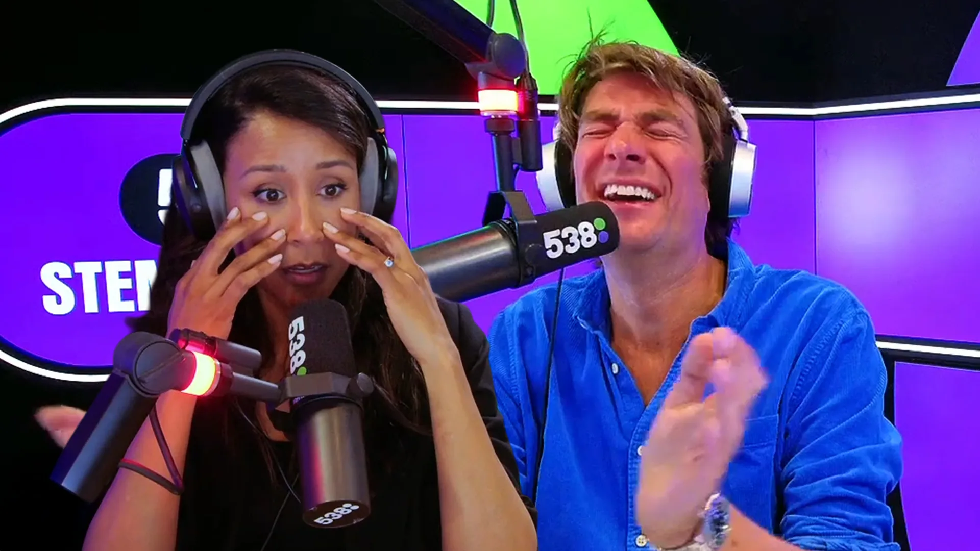 En dan zit ineens Brad Pitt bij je in het restaurant 😲