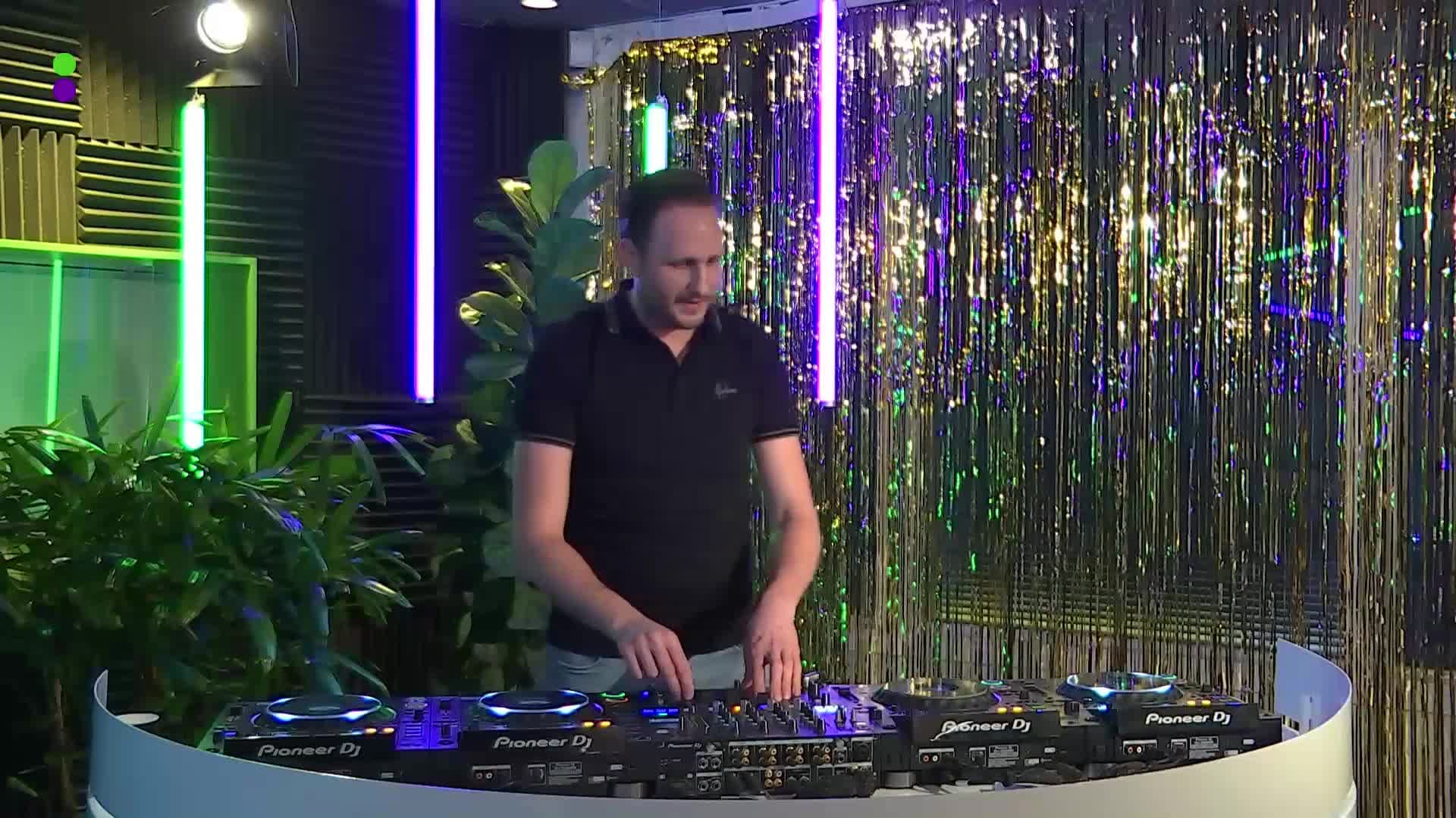 Begin je weekend goed met Die Verrückte Mix van Chris Deluxe