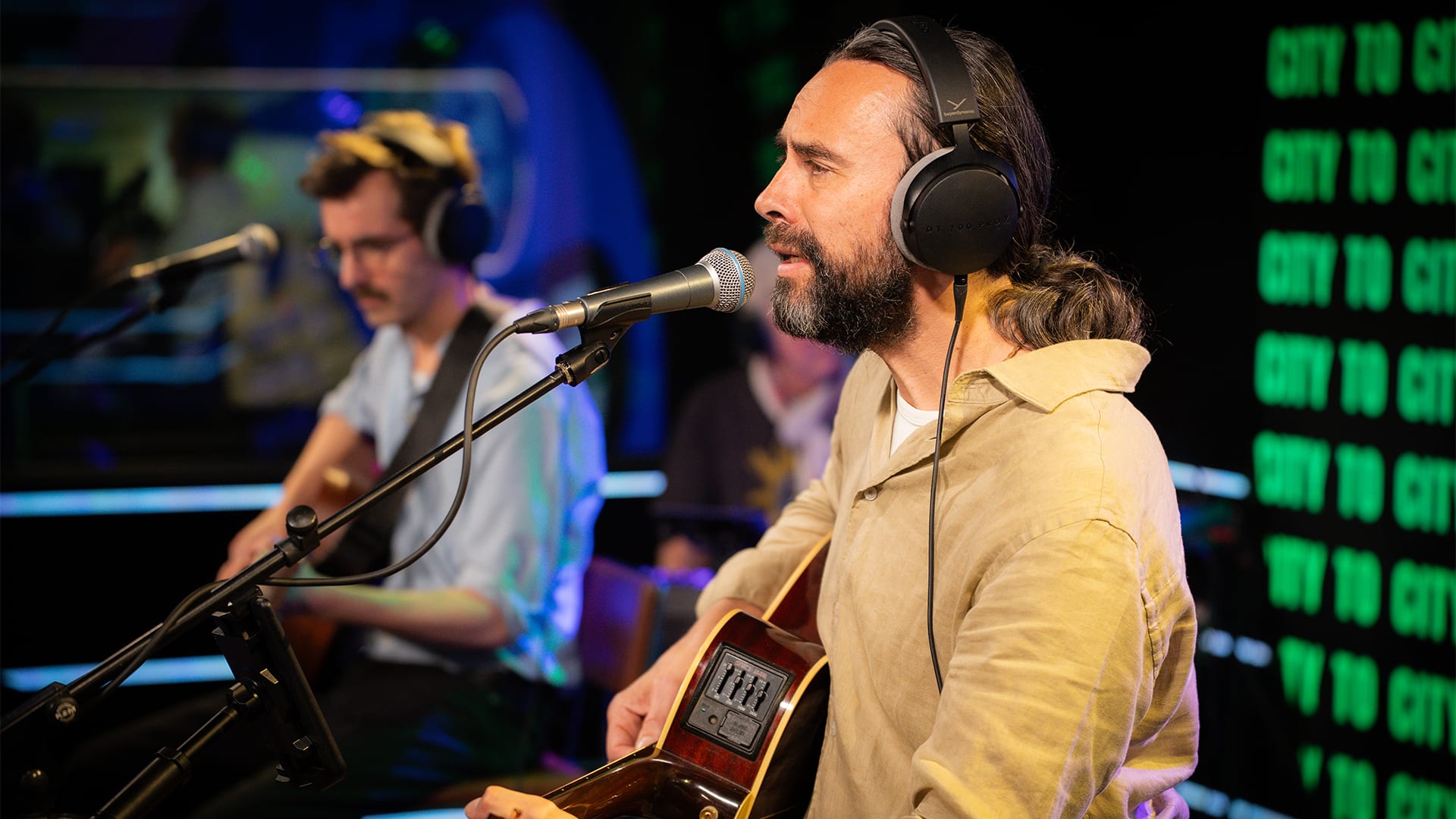 City to City covert Weather With You van Crowded House op Radio 538