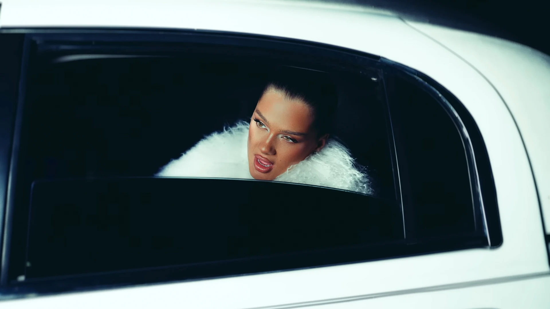 Akcent, SERA & Misha Miller pakken de Dance Smash met Don’t Leave (Kylie)