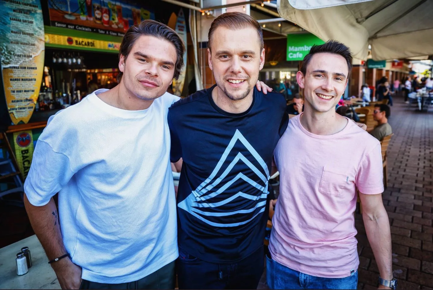 Armin van Buuren en Lucas & Steve scoren de Dance Smash