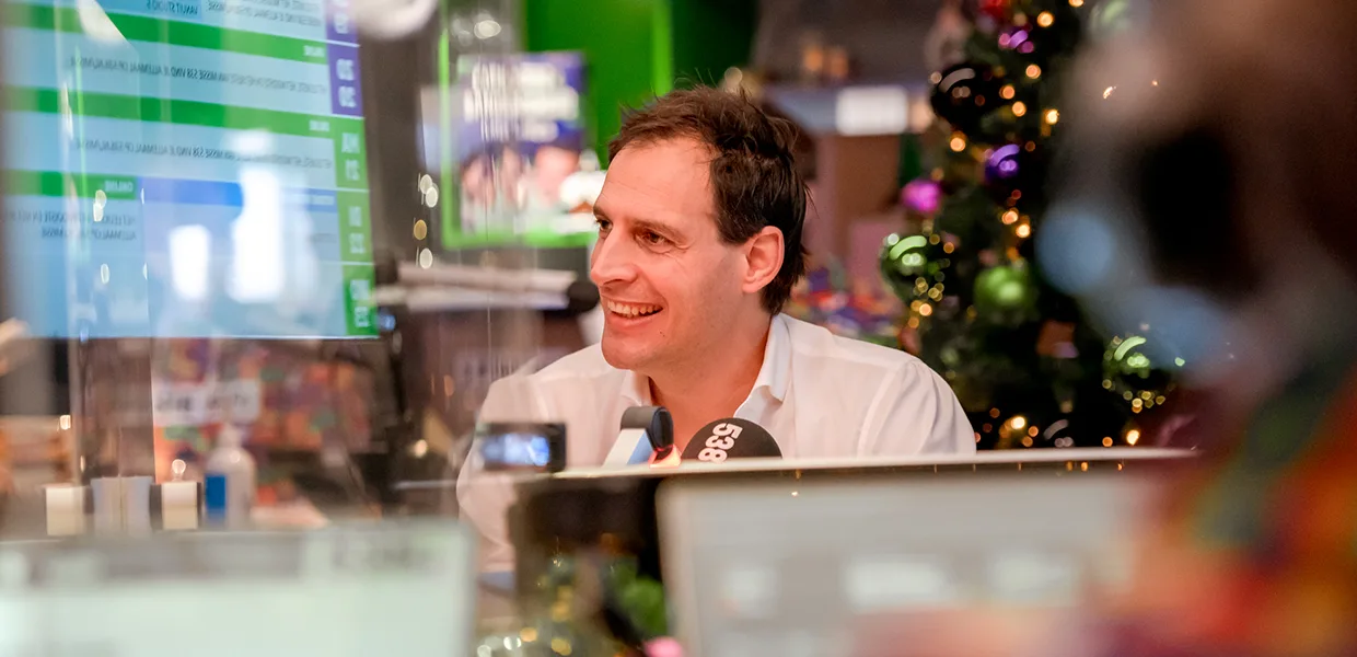 Minister Hoekstra over zijn zoon, corona en de voedselbank