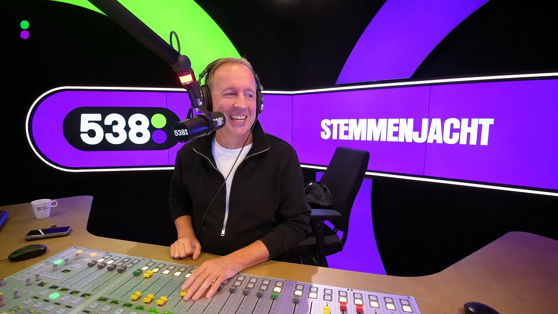 Edwin Evers spreekt meteoroloog Amara Onwuka over storm Benjamin