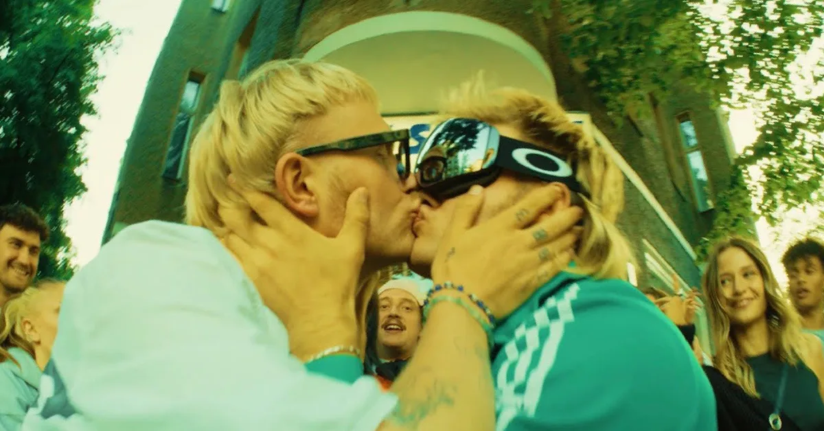 Deze Friese jongen staat op #1 in buitenlandse hitlijsten 🤩