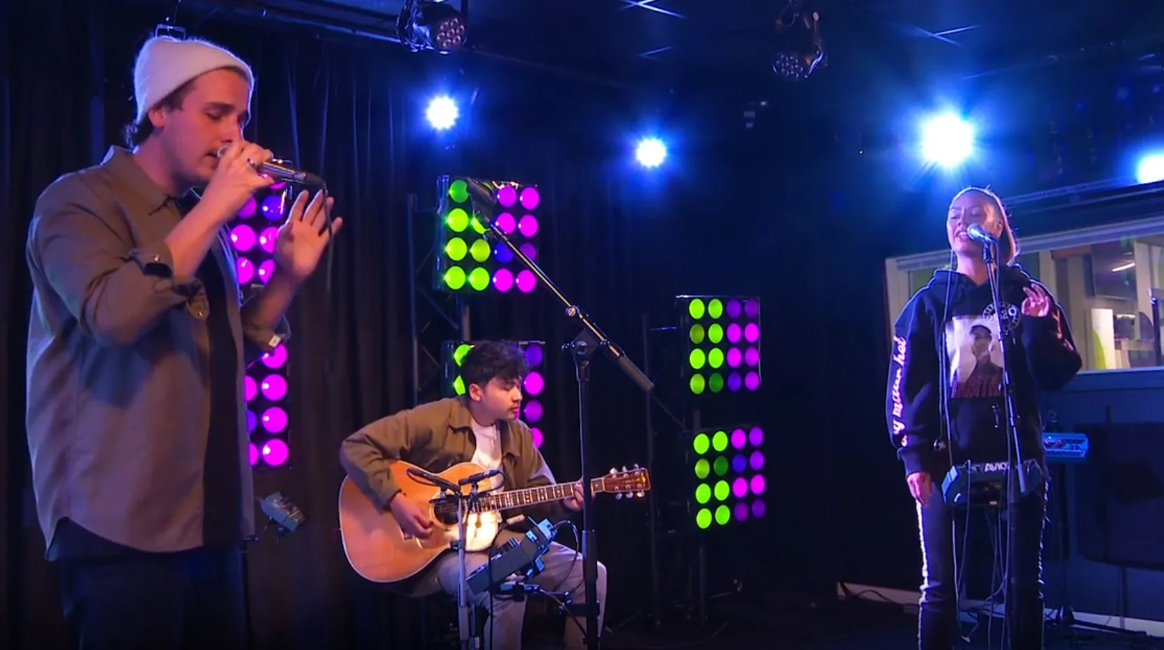 Nielson en Tabitha zongen hun hit akoestisch!