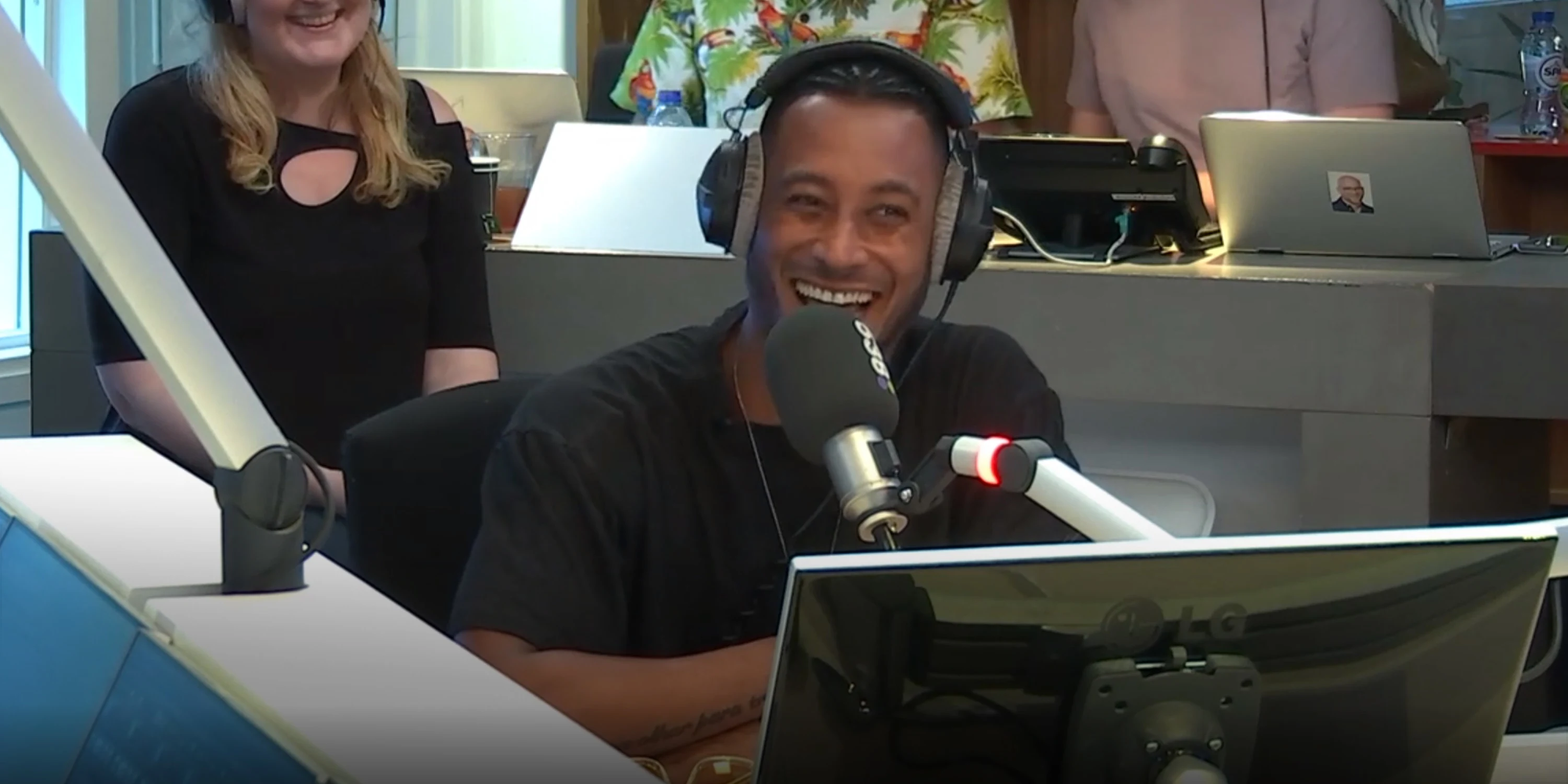 Sunnery James droeg t-shirt met Jelte's hoofd en dit is waarom!