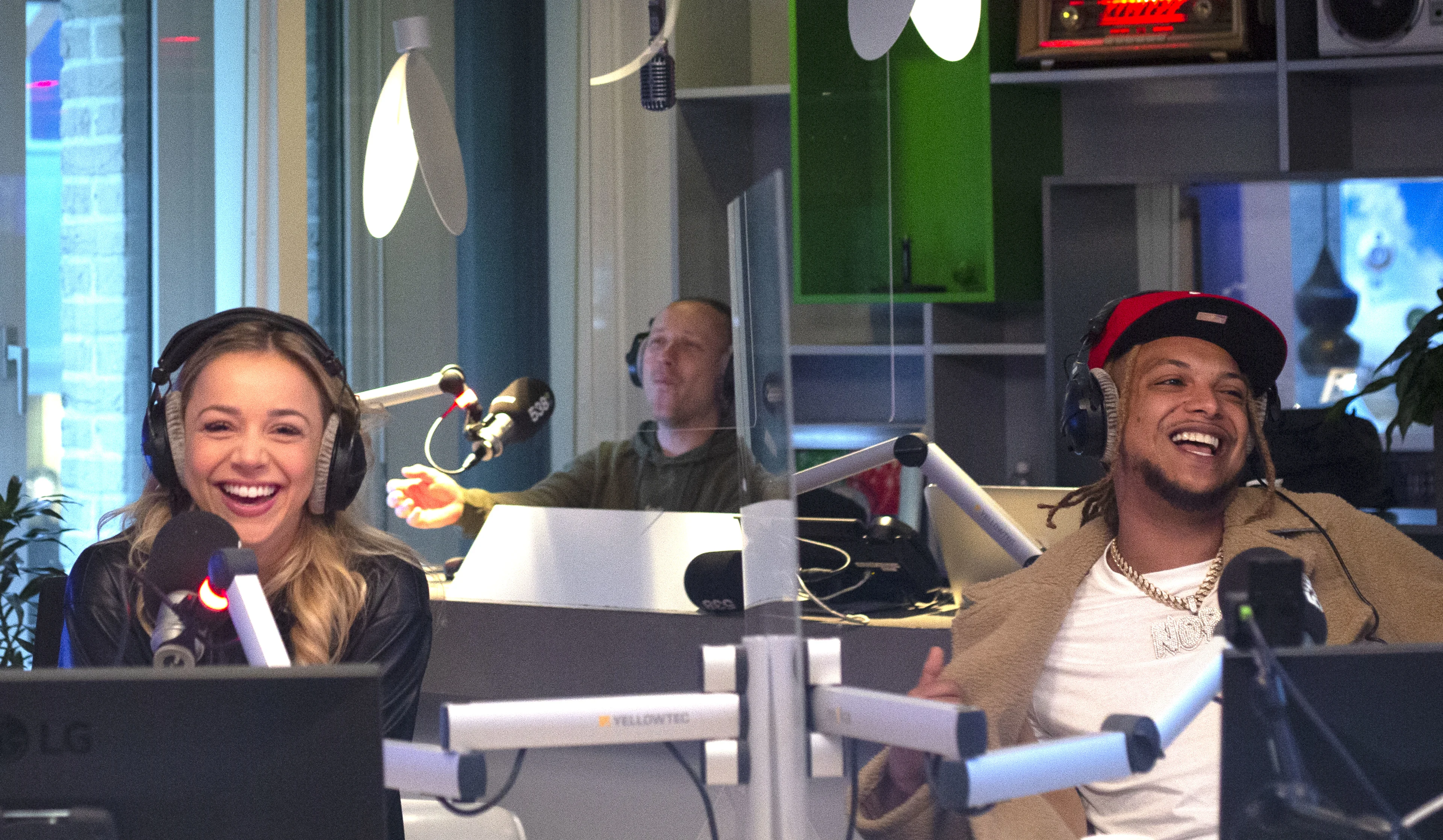 Ronnie Flex en Emma Heesters primeuren nieuwe samenwerking!