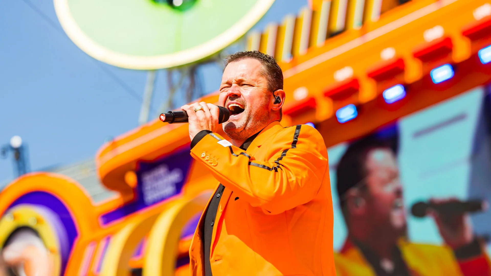 40.000 handjes in de lucht voor Frans Duijts!