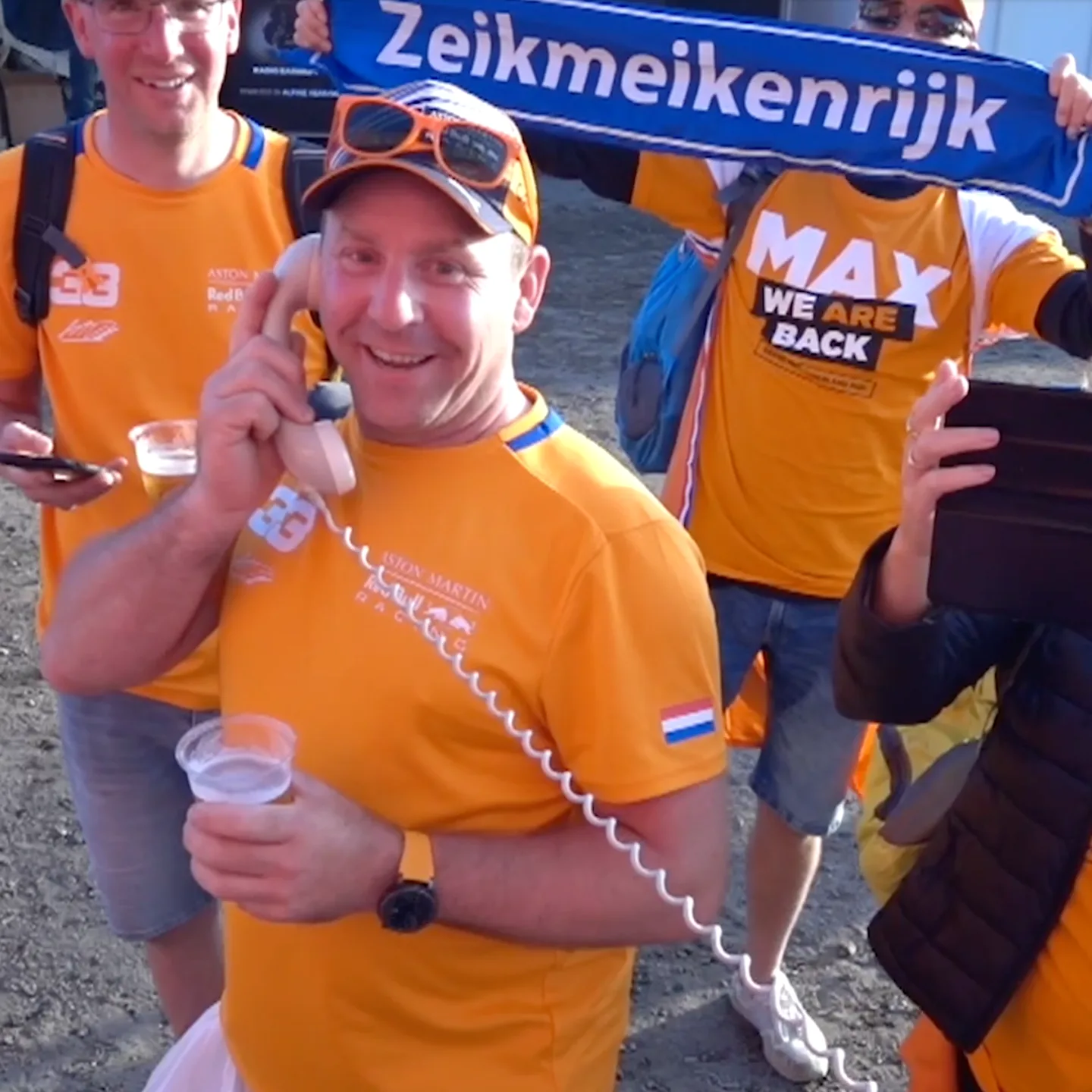 Hilarische belletjes op de fanzone