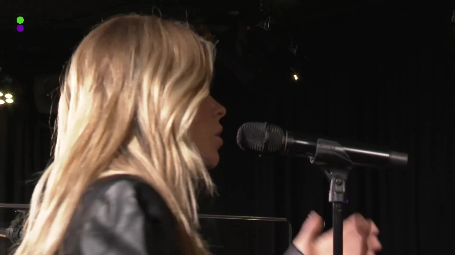 Wauw! Davina Michelle doet cover van hit Armin van Buuren