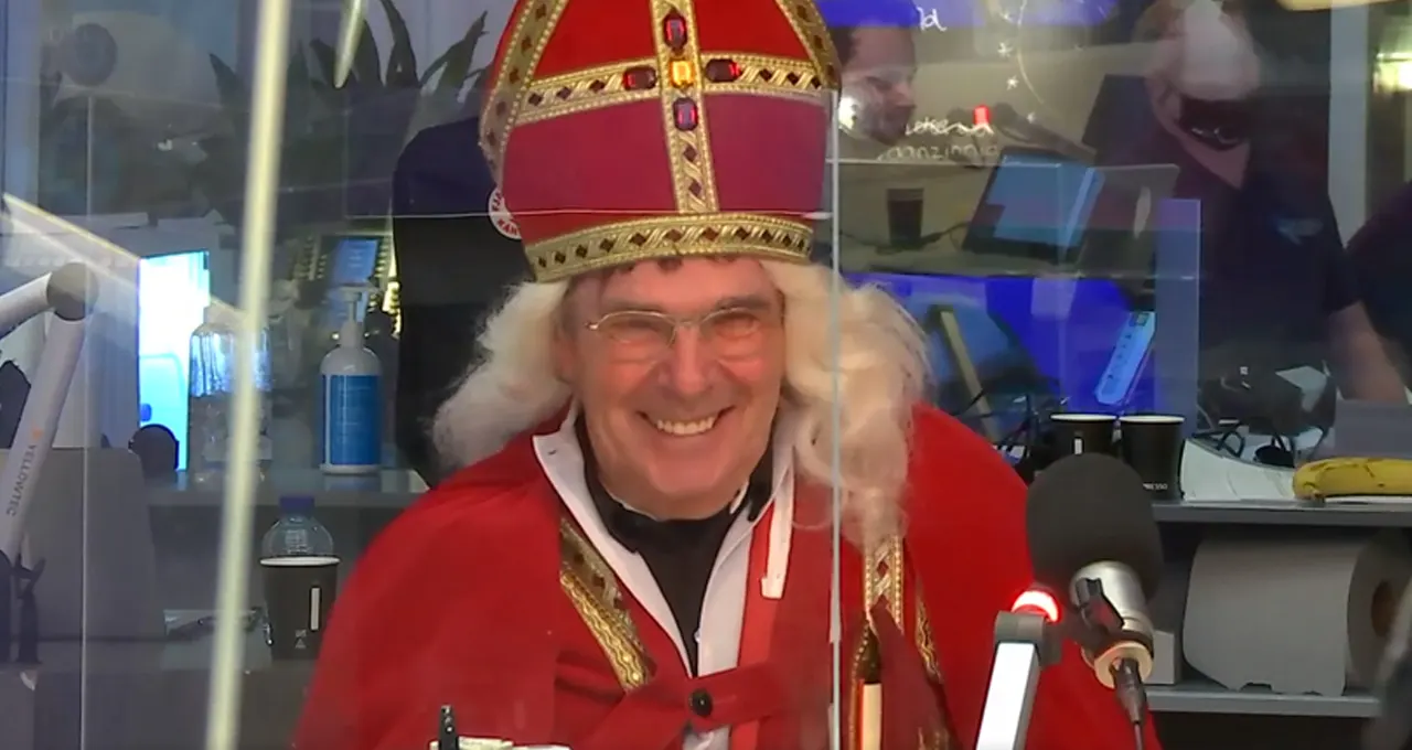 SinterWillem was weer 'gezellig' op bezoek bij Frank! 😂