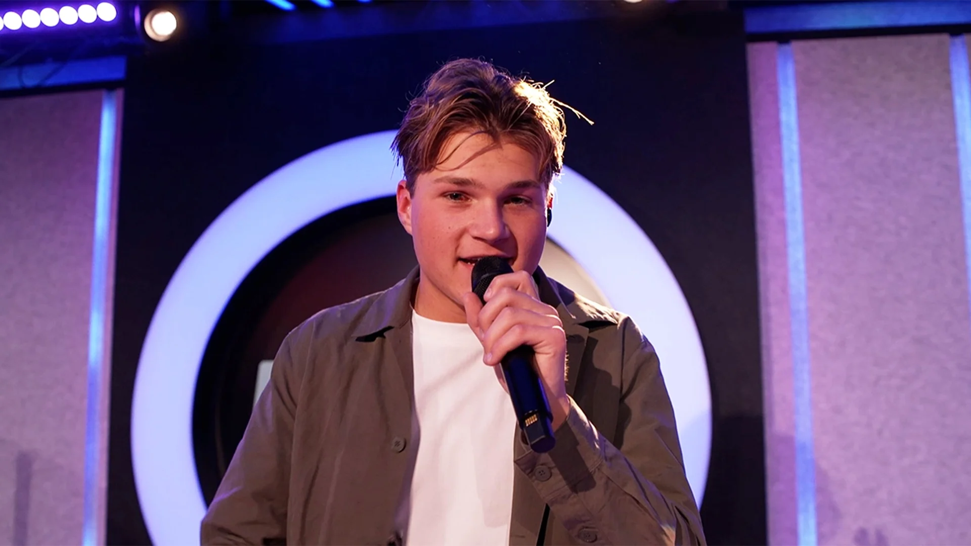 Samuel Welten live met zijn hit Echte Liefde Is Te Koop!