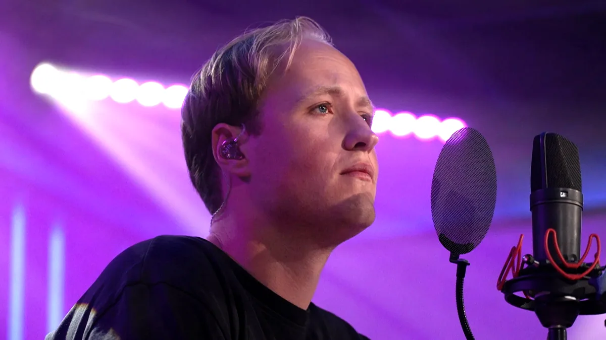 Milo van Bankzitters doet Roller Coaster live! 🎢🤩