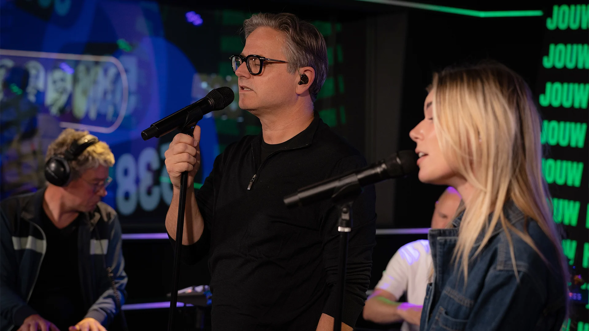 Guus Meeuwis en Hannah Mae doen Toen Ik Je Zag bij Evers & co.