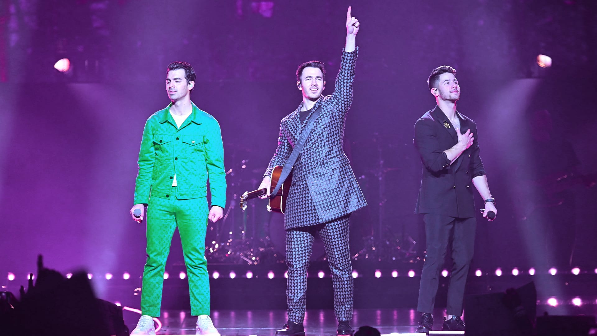 Op deze kersthit lijkt de nieuwe track van Marshmello & de Jonas Brothers! 😮