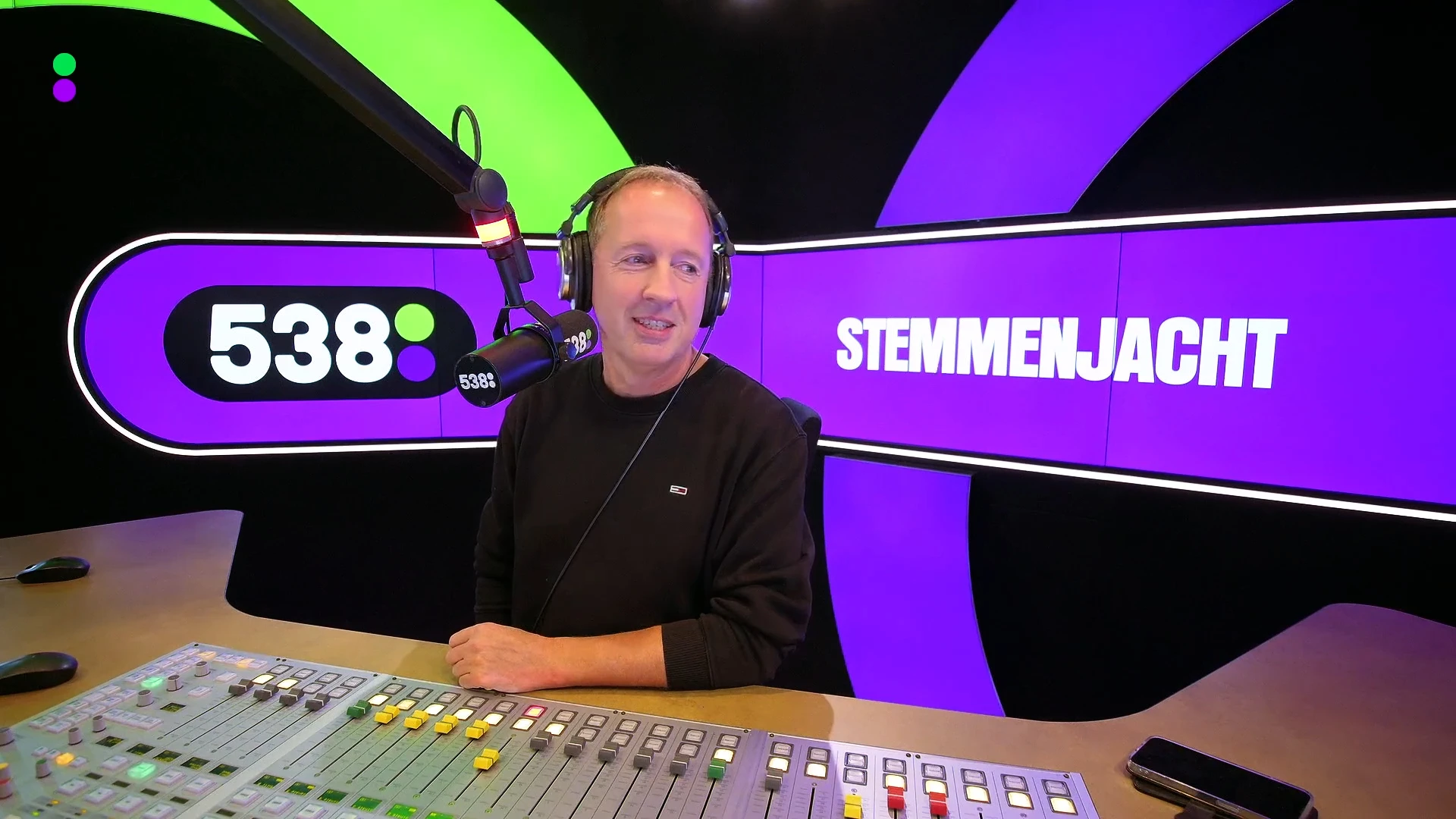 Edwin Evers heeft bondscoach Hans van Breukelen aan de lijn over het WK wandelvoetbal